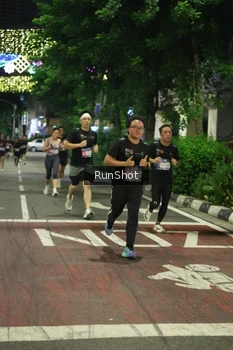Runner Photo 4205485