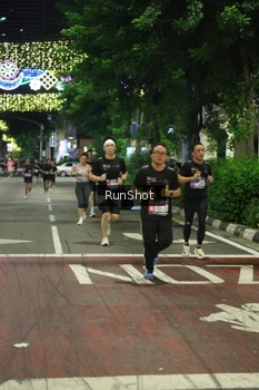 Runner Photo 4205486