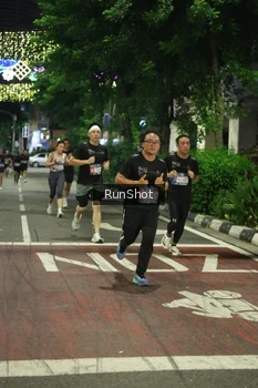 Runner Photo 4205487