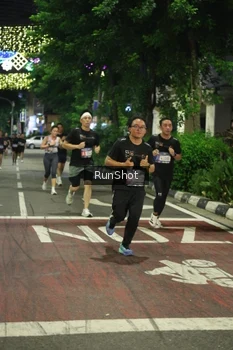 Runner Photo 4205488