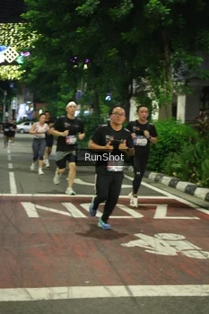 Runner Photo 4205491