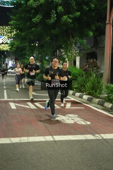 Runner Photo 4205492