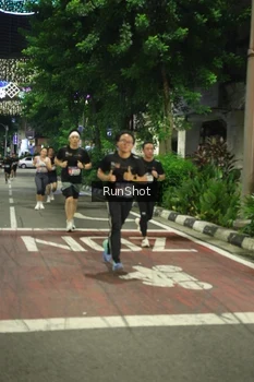 Runner Photo 4205494