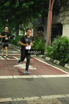 Runner Photo 4205495