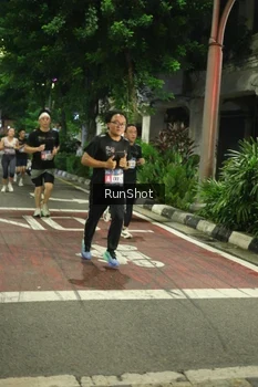 Runner Photo 4205496