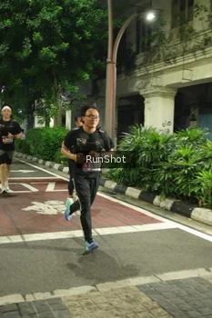 Runner Photo 4205502