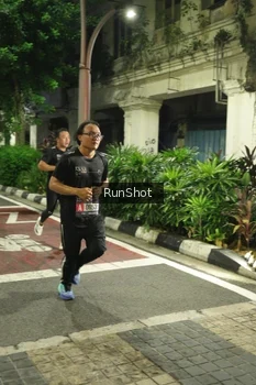 Runner Photo 4205504