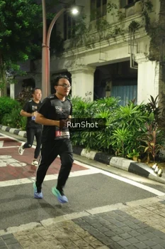 Runner Photo 4205505