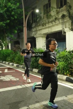 Runner Photo 4205507