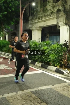 Runner Photo 4205508