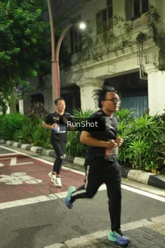 Runner Photo 4205509