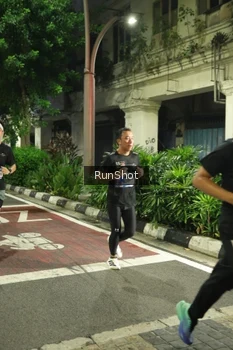 Runner Photo 4205512