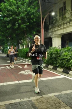 Runner Photo 4205527