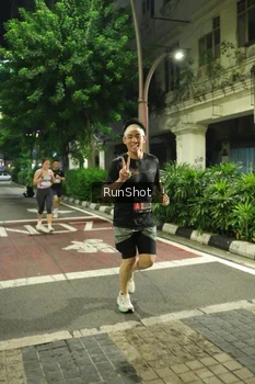 Runner Photo 4205532