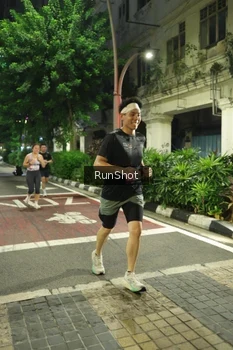 Runner Photo 4205533