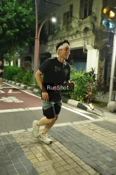 Runner Photo 4205544
