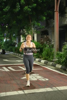 Runner Photo 4205545