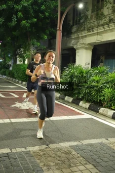 Runner Photo 4205555