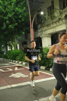 Runner Photo 4205561