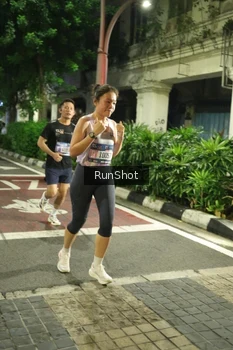 Runner Photo 4205564