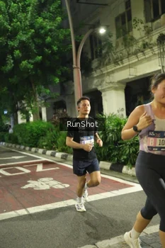 Runner Photo 4205566