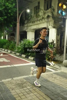 Runner Photo 4205572