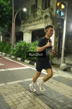 Runner Photo 4205576