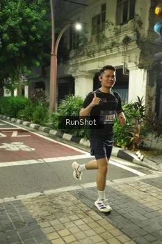 Runner Photo 4205577