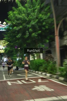 Runner Photo 4205581