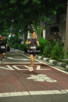 Runner Photo 4205591