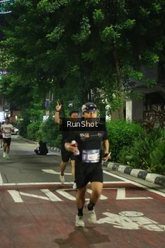 Runner Photo 4205599