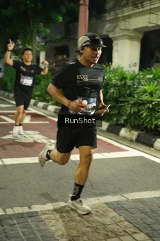 Runner Photo 4205610