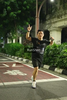 Runner Photo 4205619