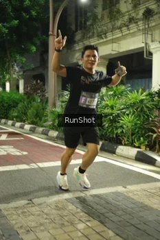 Runner Photo 4205635