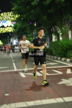 Runner Photo 4205642