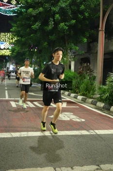 Runner Photo 4205654