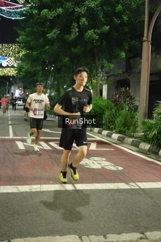 Runner Photo 4205656