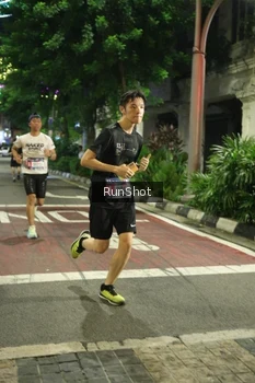 Runner Photo 4205657
