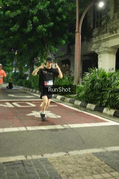 Runner Photo 4205687