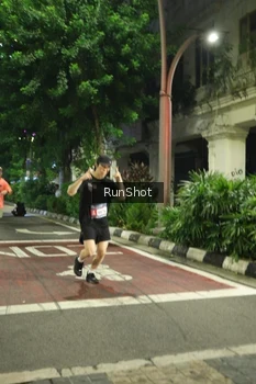 Runner Photo 4205689