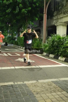 Runner Photo 4205690