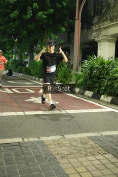 Runner Photo 4205691