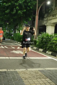 Runner Photo 4205697