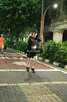 Runner Photo 4205699