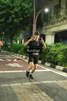 Runner Photo 4205707
