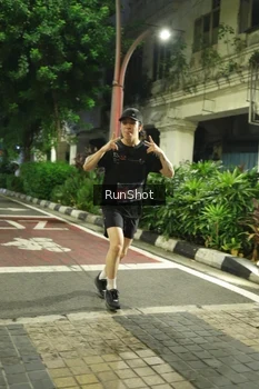 Runner Photo 4205711