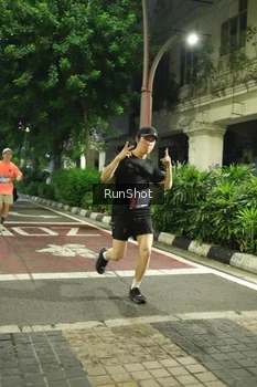 Runner Photo 4205712