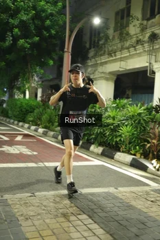 Runner Photo 4205713