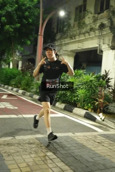 Runner Photo 4205714