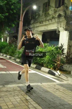 Runner Photo 4205715